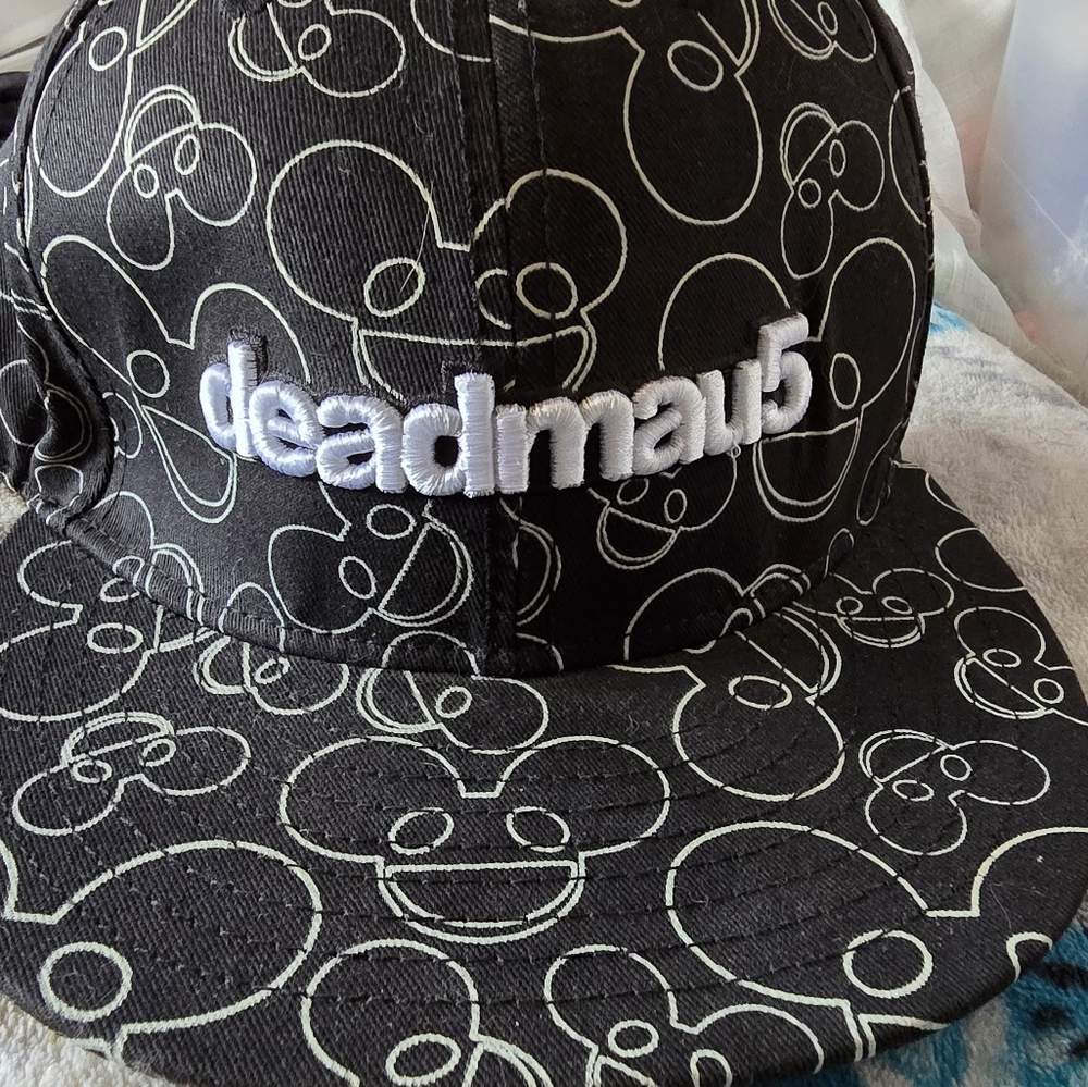 Deadmau5 glow-in-the-dark snapback hat, Catbread Inc.